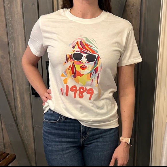 Taylor Swift Graphic Tee. New. S, M, L, XL - Picture 2 of 5